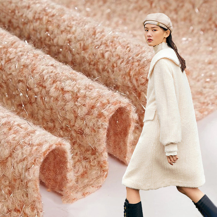 Qu'est-ce qui fait du tissu en laine léger un choix idéal pour votre garde-robe?